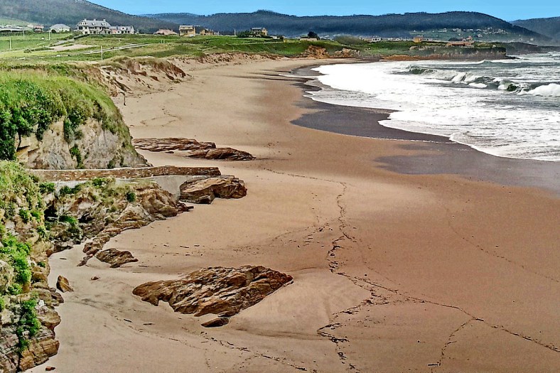 Praia Llas (Foz)